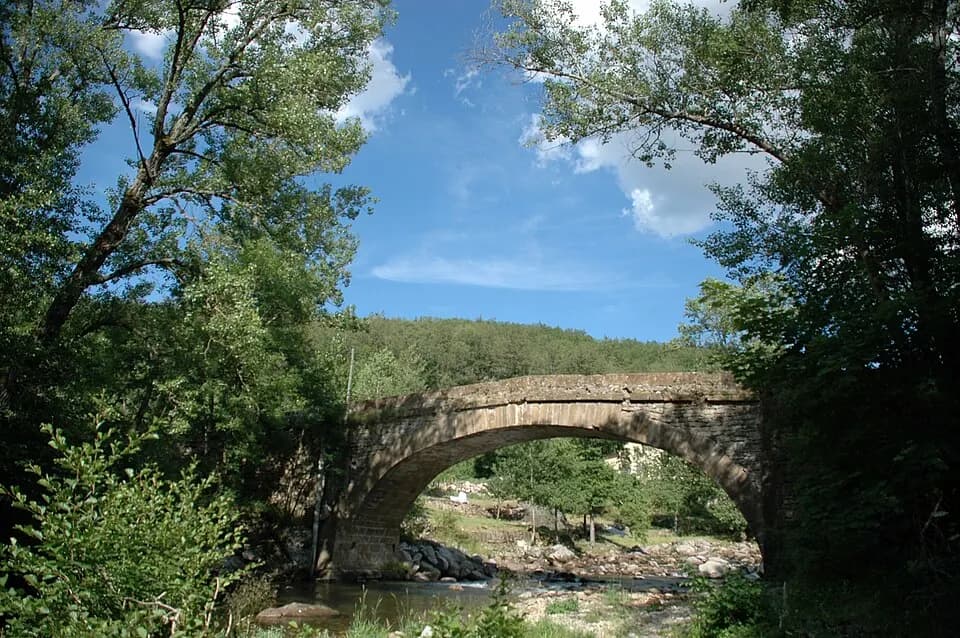 Vue du secteur du départ de « Saut de la mule » : Sainte-Hélène-Pont sur le Lot.jpg