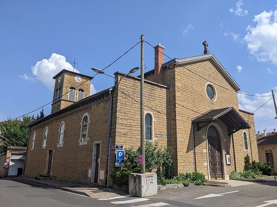 Vue du secteur du départ de « Sentier de l'Eau » : Collonges-au-Mont-d'Or - Église Saint-Nizier, vue côté nord (juin 2023).jpg