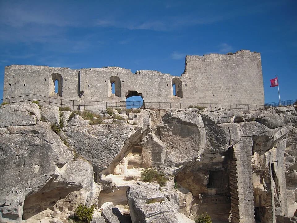 Vue du secteur du départ de « LES BAUX-DE-PROVENCE - Chemin des Trémaïé » : Baux Chateau7.jpg