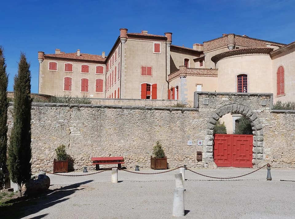 Vue du secteur du départ de « LA VERDIERE - Notre Dame de la Salette » : Château de La Verdière, Var.jpg