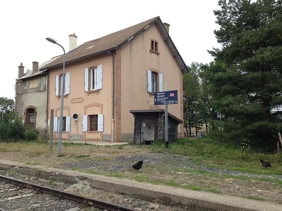 Vue du secteur du départ de « Les Fontaines » : Gare de Belvezet.jpg
