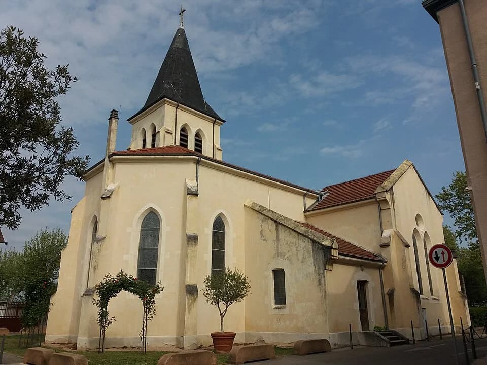 Vue du secteur du départ de « Sur les pas de l’Unicornis » : Saint-Fons - Église Notre-Dame du Rosaire, chevet (1).jpg