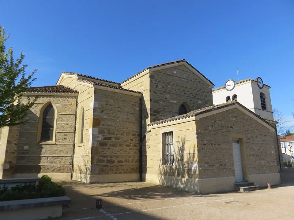 Vue du secteur du départ de « Des champs à l'Ozon » : Solaize - Église 2 (avr 2019).jpg