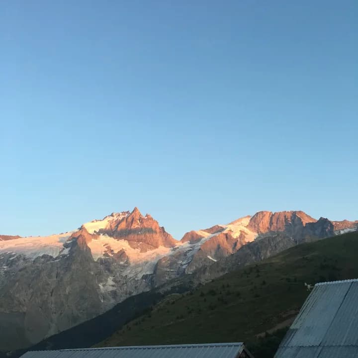 Photo du secteur de « Les Plagnes par les Clots » : Vue sur la Meije et le Râteau .jpg