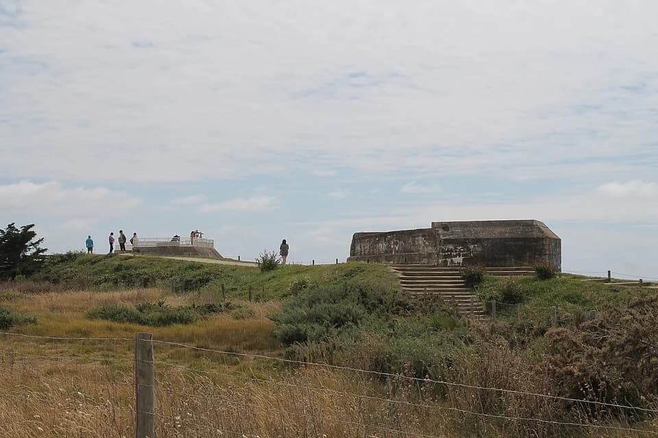 Photo du secteur de « PREFAILLES : Circuit PMR Pointe de Saint-Gildas » : Préfailles - Bunker de la pointe Saint-Gildas 02.jpg
