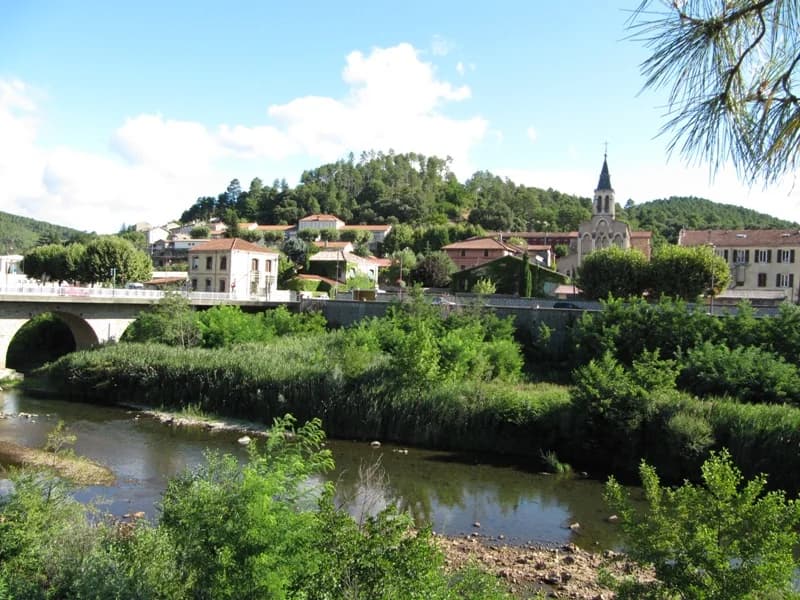 Photo du secteur de « Le Ronc rouge » : Besseges.JPG