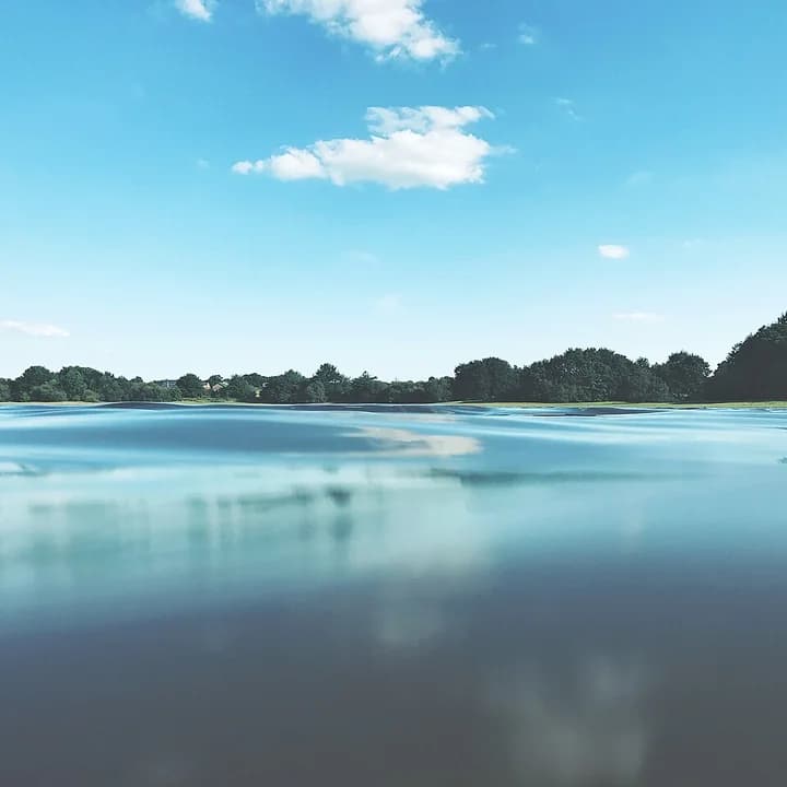 Photo du secteur de « JOUE SUR ERDRE : la Forêt de Vioreau » : Grand réservoir de Vioreau à Joué-sur-Erdre (52329415804).jpg