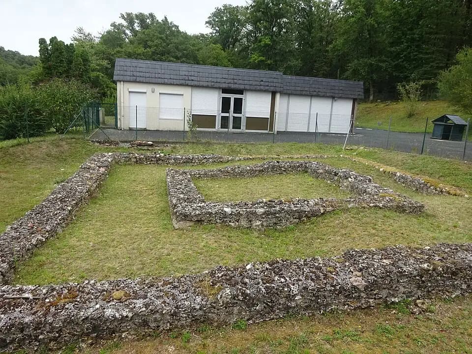 Photo du secteur de « Circuit 3 de Saumur-GR3 » : Chênehutte - fanum 02.jpg