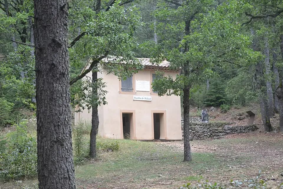 Photo du secteur de « BÉDOIN - De jas en chapelle » : Bédoin - Pavillon Rolland 13.jpg