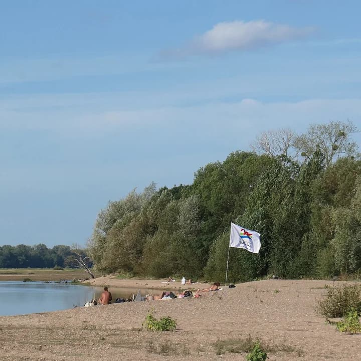 Photo du secteur de « Circuit Loire, Ardoise, Authion » : Plage du Hardas, Angers (53230875392).jpg