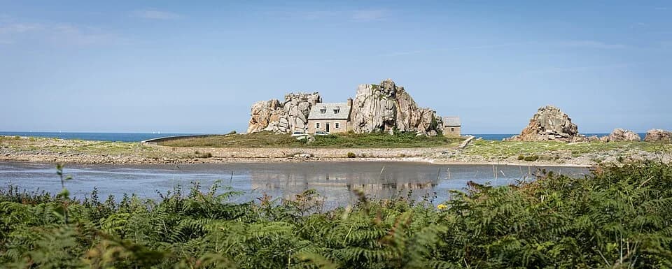 Photo du secteur de « Balade au pays des Tors - Sentier de découverte » : Castel Meur view (54055568463).jpg