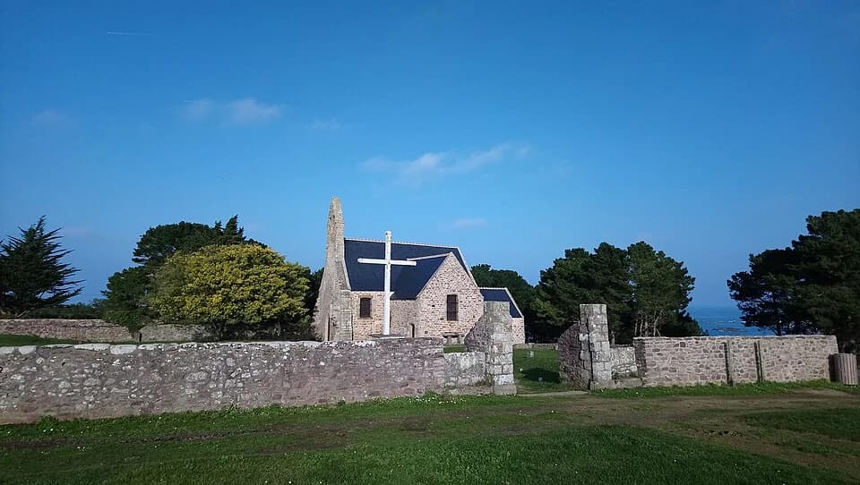 Photo du secteur de « Balade patrimoine » : W5287 PleherelPlageVieuxBourg StHilaire1786 0628XA1.jpg