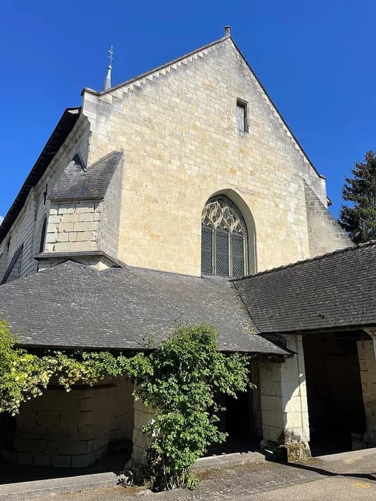Photo du secteur de « Forêt et architecture » : Église Saint-Michel (Fontevraud-l'Abbaye).jpg