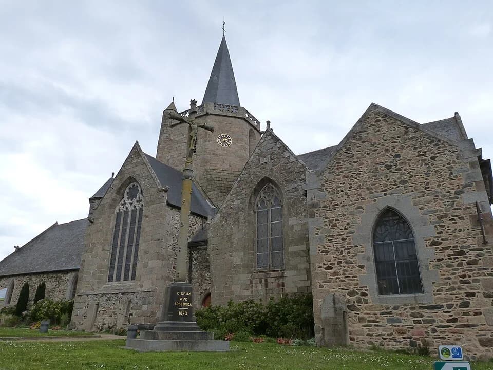 Photo du secteur de « Panoramas sur la Réserve Naturelle » : Extérieur de l'église Saint-Jean-Baptiste (Hillion, 22) - 01.jpg