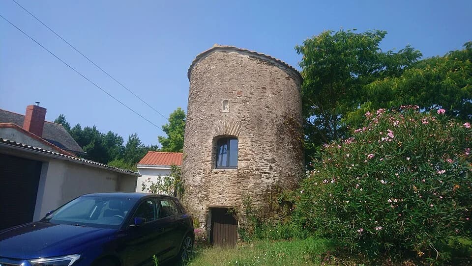 Photo du secteur de « BOUCLE CIRCUIT DE LA LOIRE » : W7118 SaintJulienDeConcelles 3Moulins 26842XA2.jpg