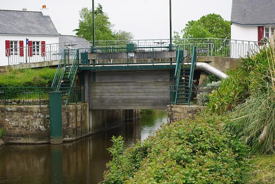 Photo du secteur de « LES GAGNERIES » : Écluse à Rozé.jpg