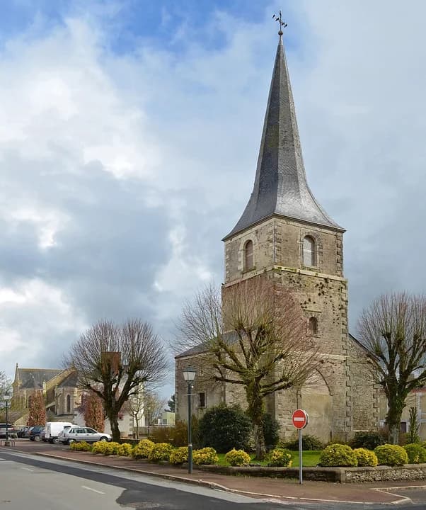 Photo du secteur de « ST ETIENNE DE MER MORTE : le Bois de la Choltière » : Saint-Étienne-de-Mer-Morte - Clocher & église.jpg
