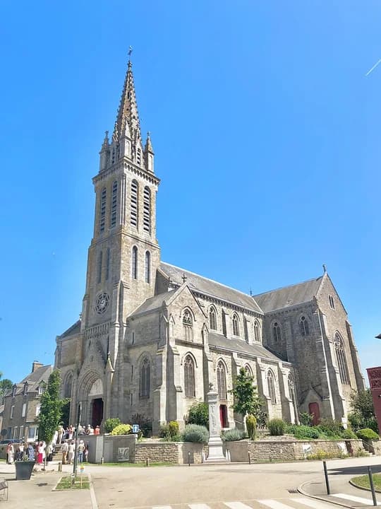 Photo du secteur de « Le chemin de Loziers » : Eglise-Saint-Pierre-Plumaugat-22-byRundvald.jpg
