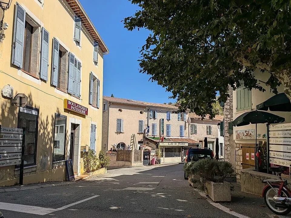 Photo du secteur de « LA ROQUE-ESCLAPON - Bargème - Comps sur Artuby - Le tour de l'Artuby » : Comps-sur-Artuby - Rue de la Bourgade (sept 2026).jpg