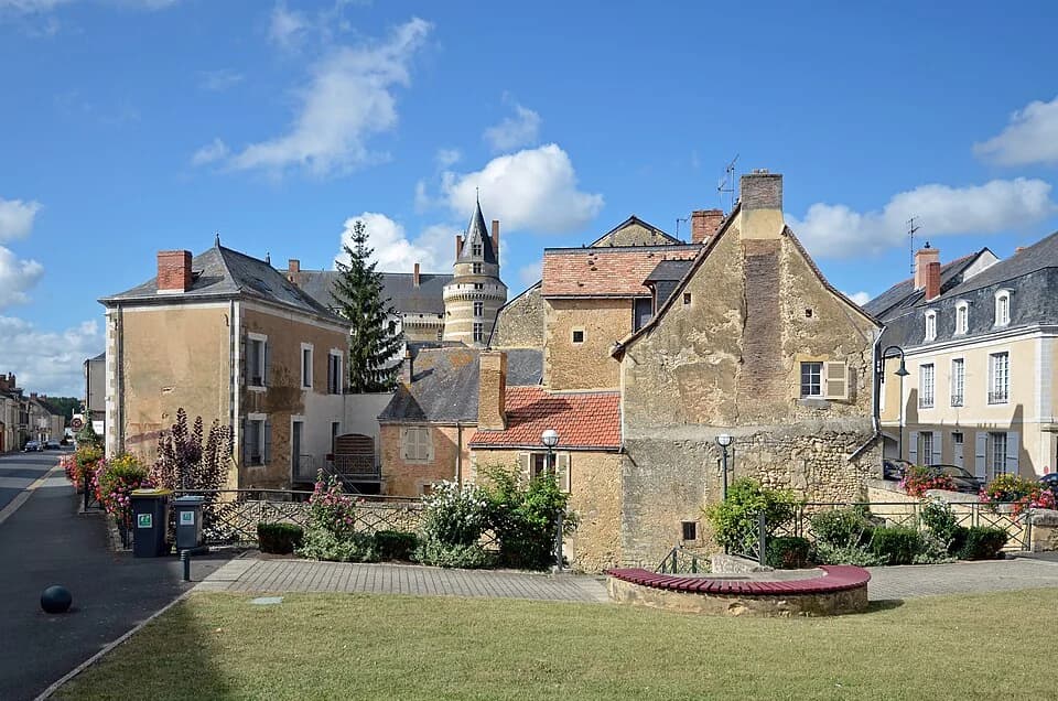 Photo du secteur de « GR 365 » : Durtal - Chateau ext 01.jpg