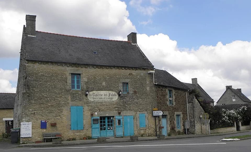 Photo du secteur de « Joyau du pays des Faluns » : Tréfumel (22) Vieille maison 01.JPG