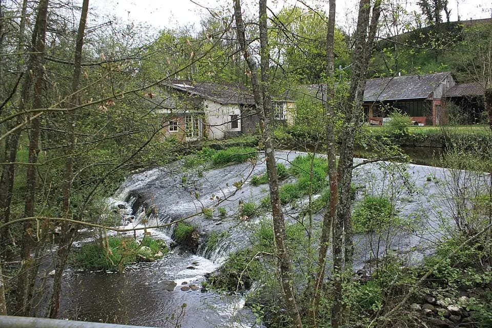 Photo du secteur de « BOUCLE CIRCUIT DE LA SANGUEZE » : W1222-Pallet SanguezeMoulinGalissonniere 18342.JPG