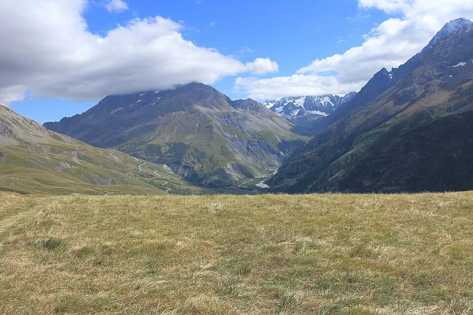 Photo du secteur de « Lac du Goléon depuis les Hières » : Col de l'Aiguillon (2059m) View Hautes-Alpes.JPG