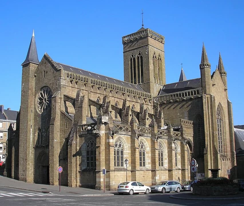 Photo du secteur de « Le chemin des Etalards » : FranceNormandieVireEgliseNotreDame.jpg