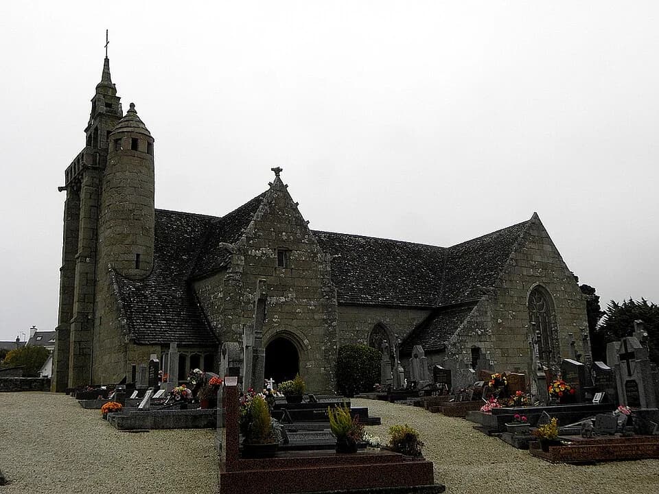 Photo du secteur de « Balade sur le site du Dourven » : Trédrez-Locquémeau (22) Église de Locquémeau 02.JPG