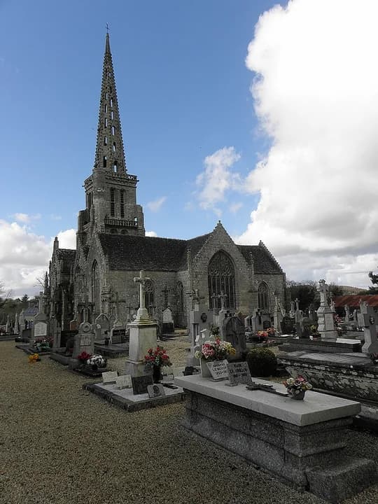 Photo du secteur de « Circuit des tailleurs de pierre - Bulat-Pestivien » : Bulat-Pestivien (22) Église Notre-Dame Chevet 02.JPG