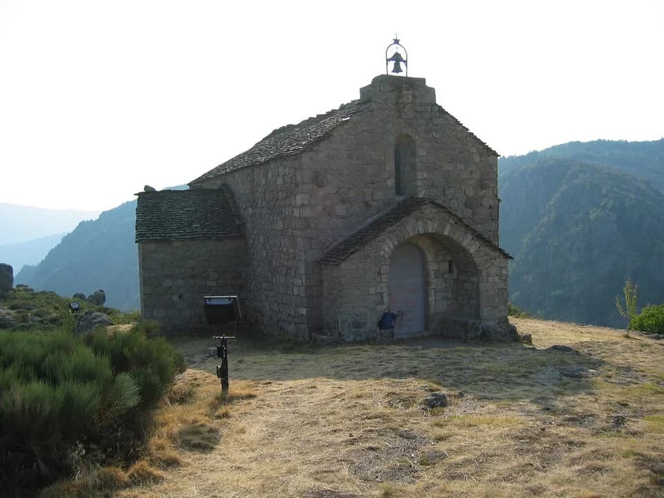 Photo du secteur de « Balcons de Pourcharesses » : France Lozère Villefort Chapelle St-Loup 1.jpg