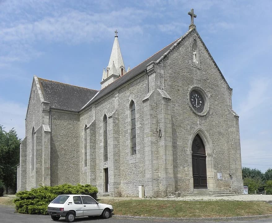 Photo du secteur de « Saint-René » : Languédias (22) Église Notre-Dame-de-la-Tour 02.JPG