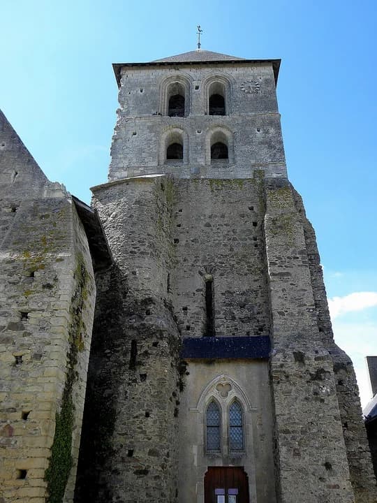 Photo du secteur de « La Roche Hue » : Cheviré-le-Rouge (49) Église Saint-Médard - Extérieur - 01.jpg