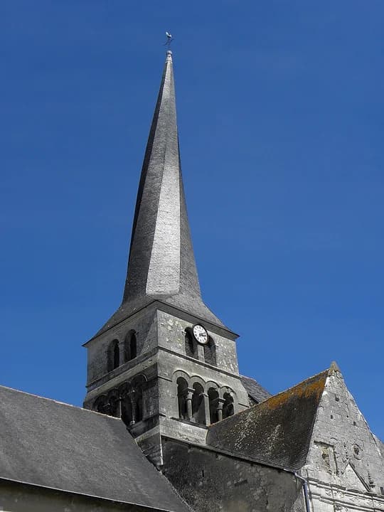 Photo du secteur de « Circuit n° 2 » : Vieil-Baugé (49) Église Saint-Symphorien - Extérieur - 02.jpg