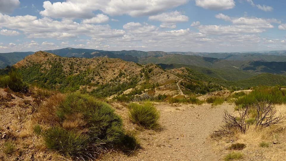 Photo du secteur de « La Palombe » : GR6-GR67 Col de l'Homme Mort panorama cropped.jpg