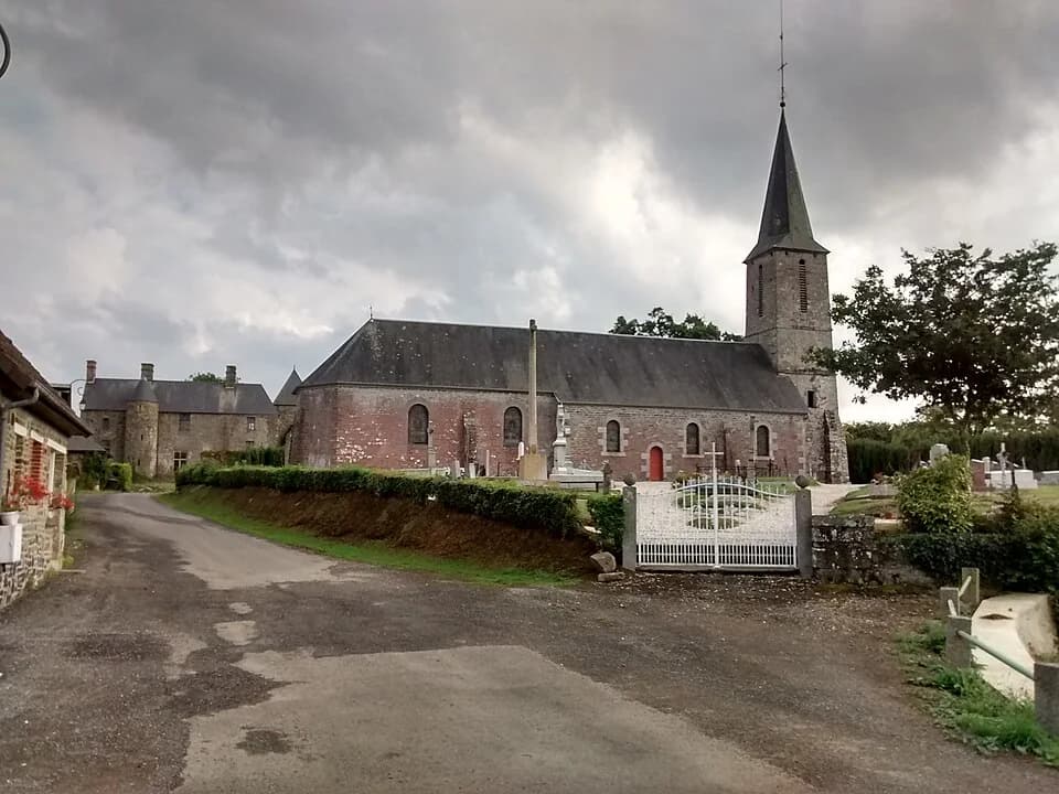 Photo du secteur de « Les gorges de la Vire » : Église Notre-Dame de Bures-les-Monts.jpg