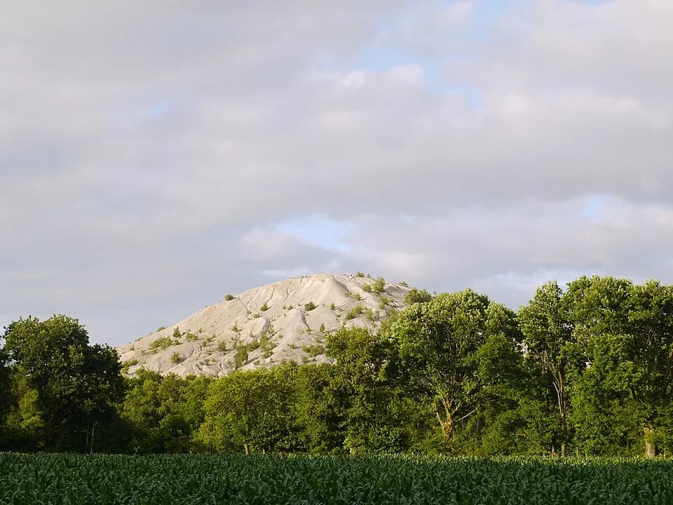Photo du secteur de « SENTIER DE LA MINE » : Abbaretz 44 terril 01.jpg