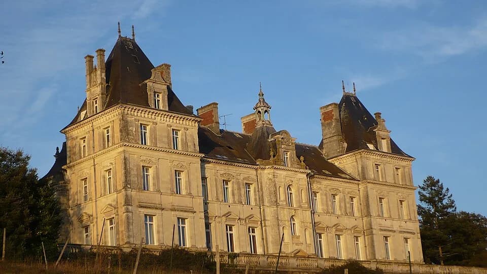 Photo du secteur de « Sentier au fil de l'eau » : Chateau de Tressé Pouancé.jpg