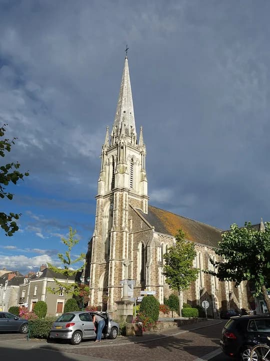 Photo du secteur de « PLESSE : L'Etang de Buhel » : L'église Saint-Pierre de Plessé (Loire-Atlantique - 44) - 02.jpg