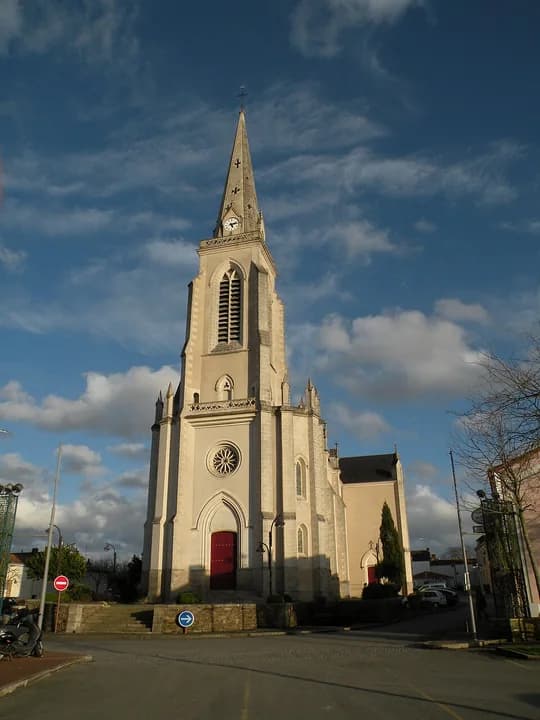 Photo du secteur de « BOUCLE CIRCUIT MOULINS ET CHATEAUX » : La Haie-Fouassière église.jpg