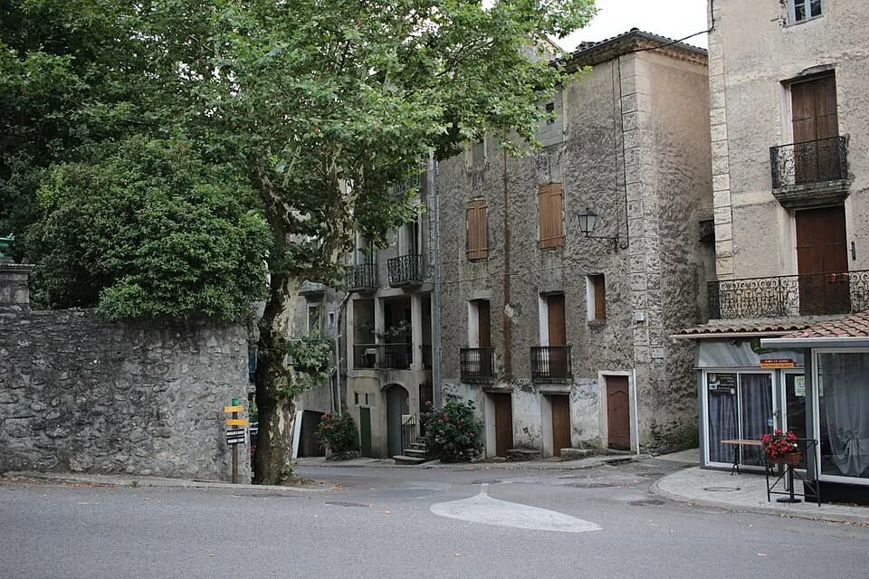 Photo du secteur de « Tour d'Aulas » : Aulas - Juillet 2017 - centre.jpg