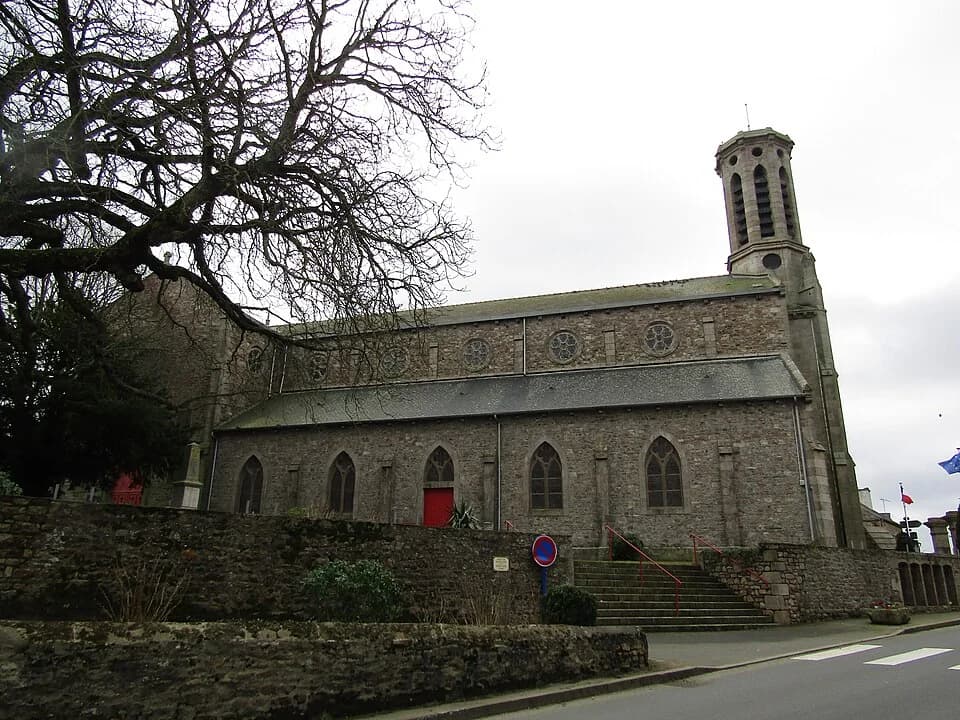 Photo du secteur de « Sentier botanique de Pont-Min - Plourivo » : Église Saint-Pierre de Plourivo.jpg