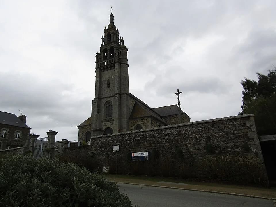 Photo du secteur de « Autour de Hengoat par la vallée du Bizien » : Église Saint-Maudez d'Hengoat.jpg