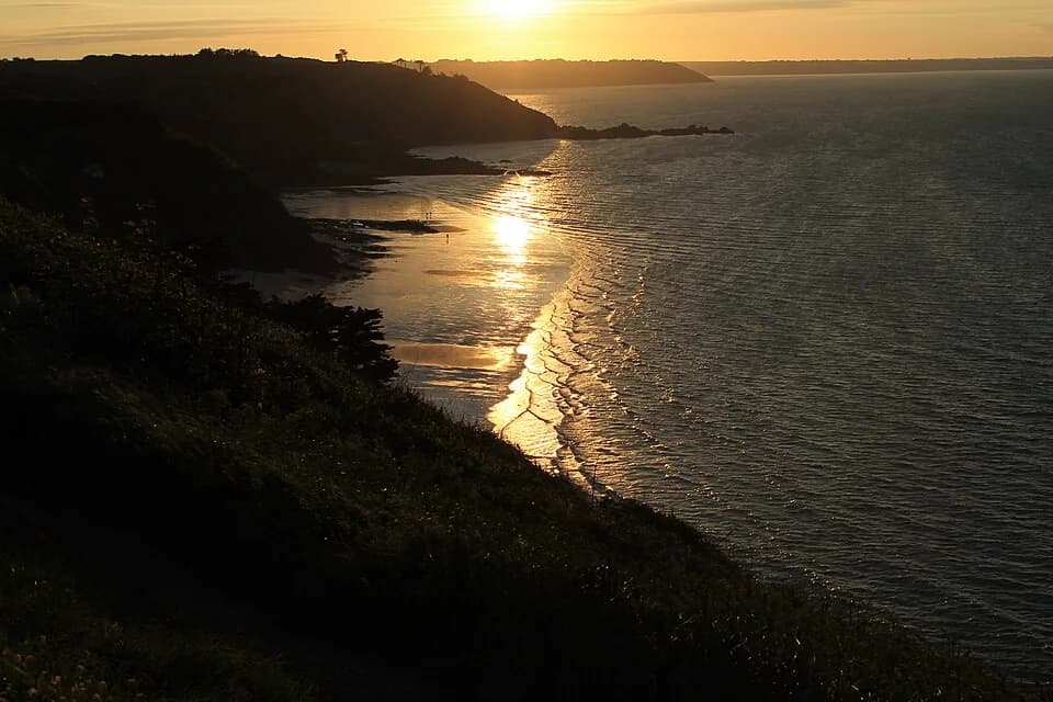 Photo du secteur de « La pointe du Roselier (ancienne version) » : Plérin - Pointe du Roselier - Vue sur Martin Plage (soirée) 01.jpg