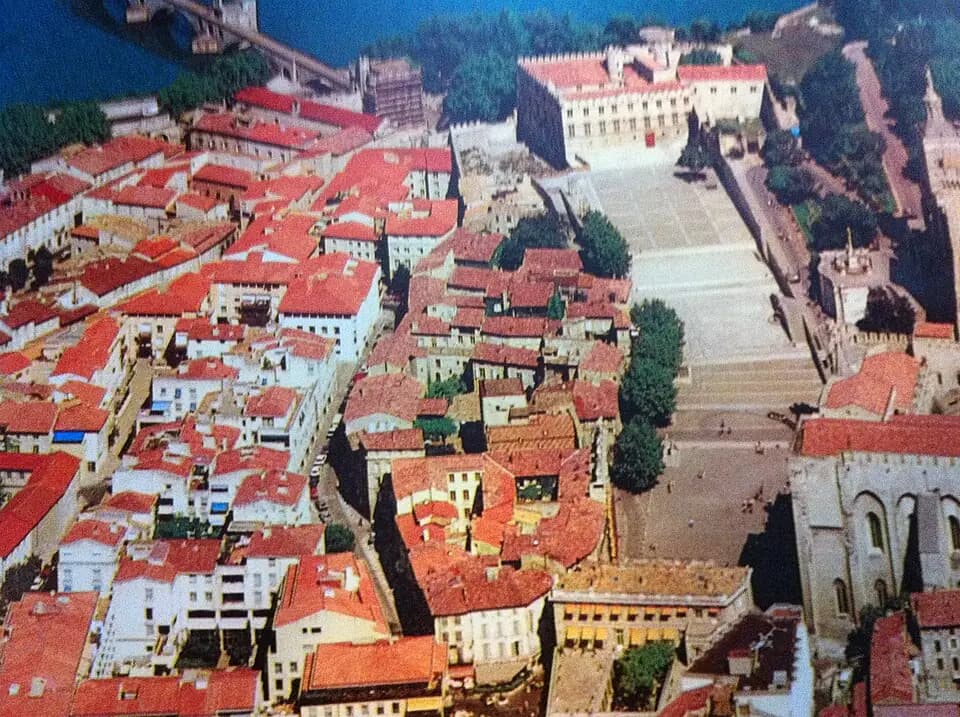 Vue du secteur du départ de « SAINT-ZACHARIE - La forêt du Défens par la piste de l'eau » : Vue aérienne..JPG