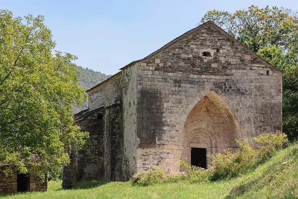 Vue du secteur du départ de « La tour du Canourgue » : Ancienne eglise Molezon.jpg