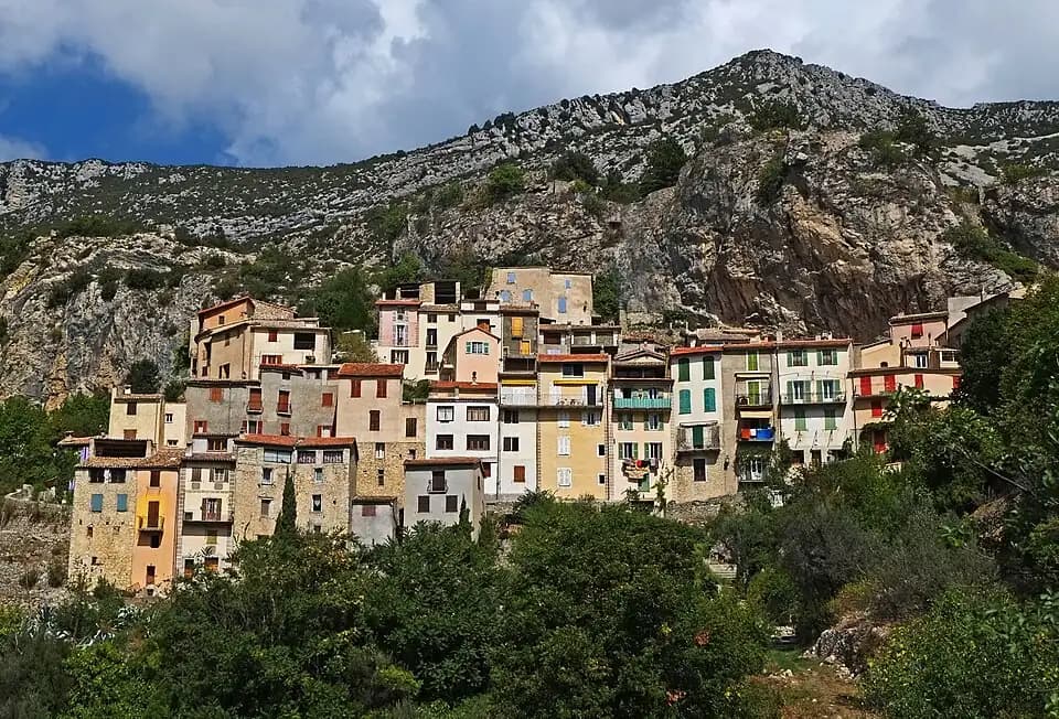 Vue du secteur du départ de « SIGALE - Circuit de la Cacia » : Vue du village de Sigale depuis la rue Autre Coste.JPG