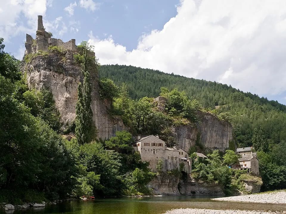 Vue du secteur du départ de « Castelbouc » : Castelbouc Gorges du Tarn.jpg
