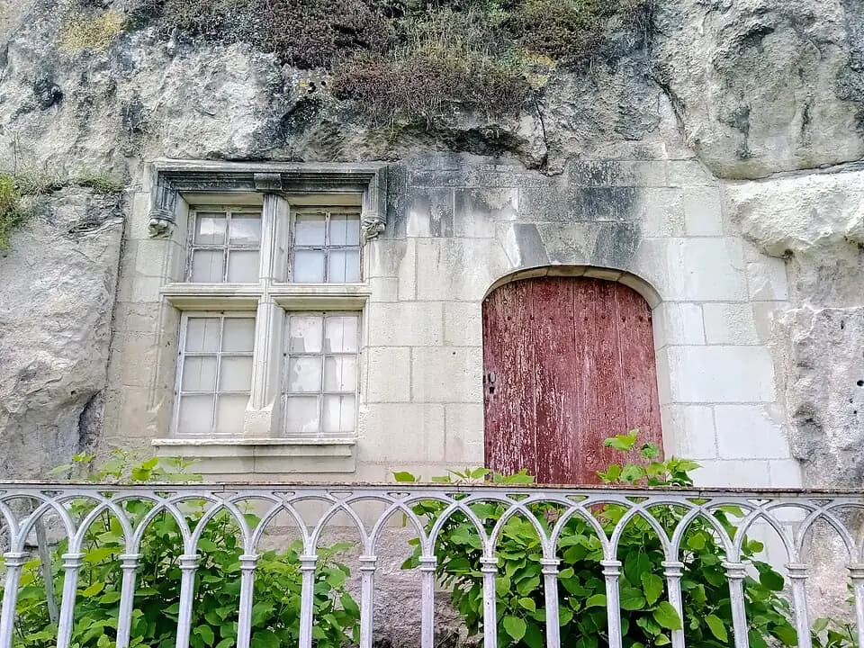 Photo du secteur de « Au coeur du vignoble » : Village troglodytique Souzay 09.jpg